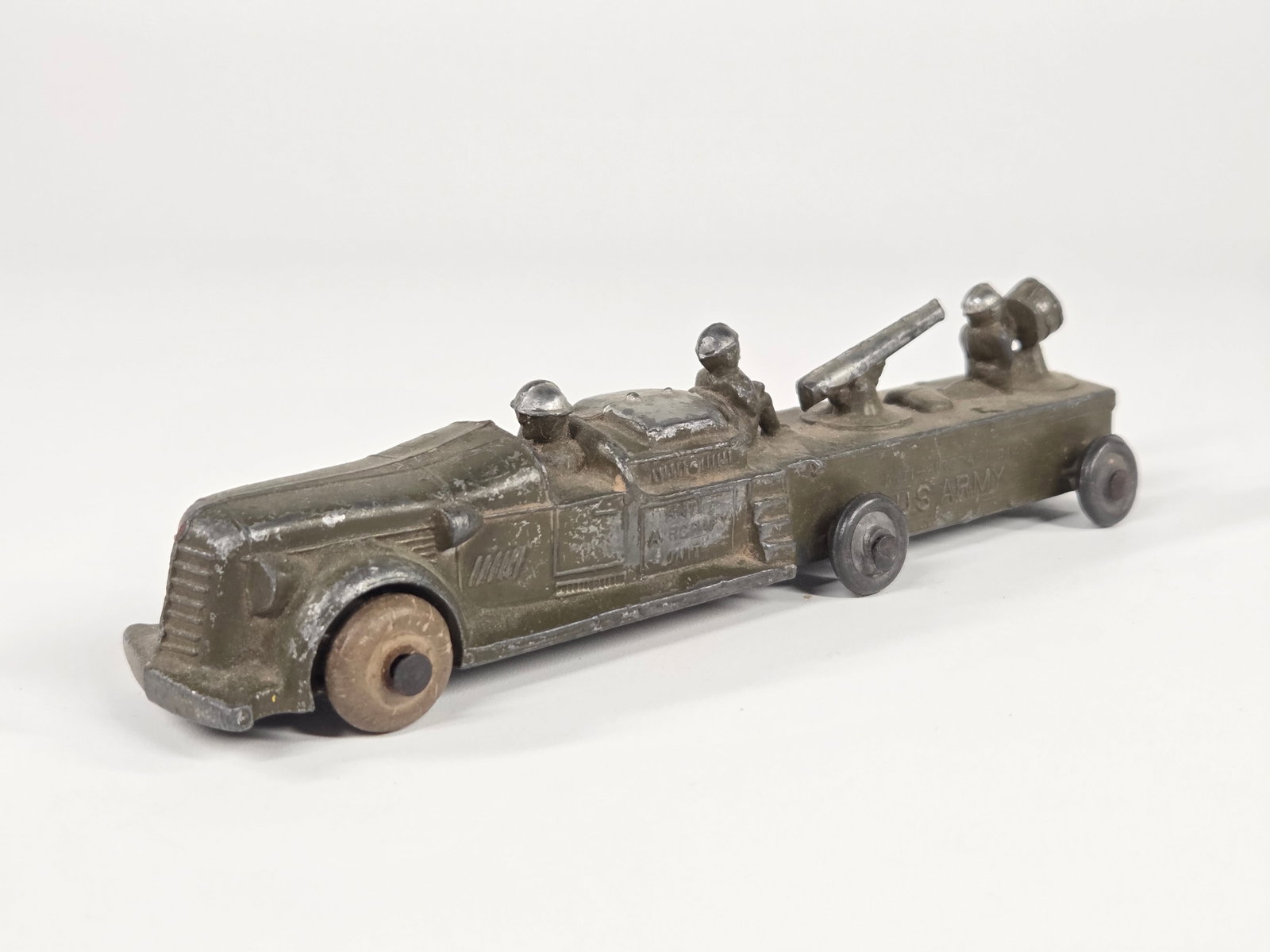 VINTAGE SLUSH METAL US ARMY GUN / SPOTLIGHT TRUCK (1 of 5)
