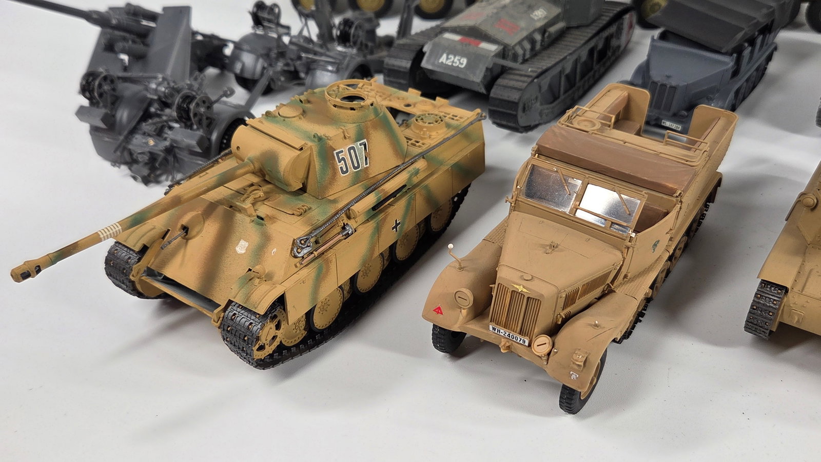 VARIOUS BUILT MILITARY MODEL KITS - 3