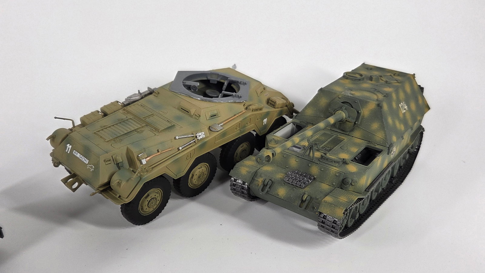 VARIOUS BUILT MILITARY MODEL KITS - 4