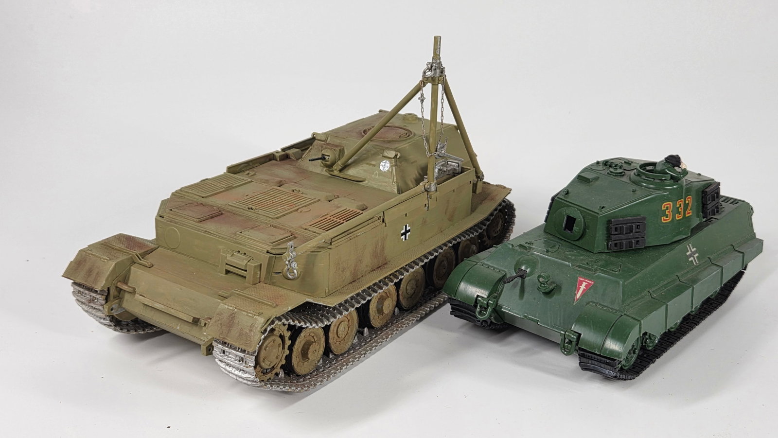 VARIOUS BUILT MILITARY MODEL KITS - 4