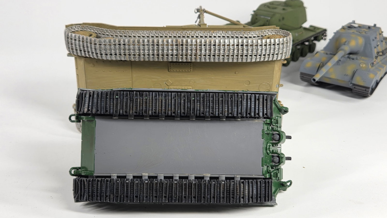 VARIOUS BUILT MILITARY MODEL KITS - 6