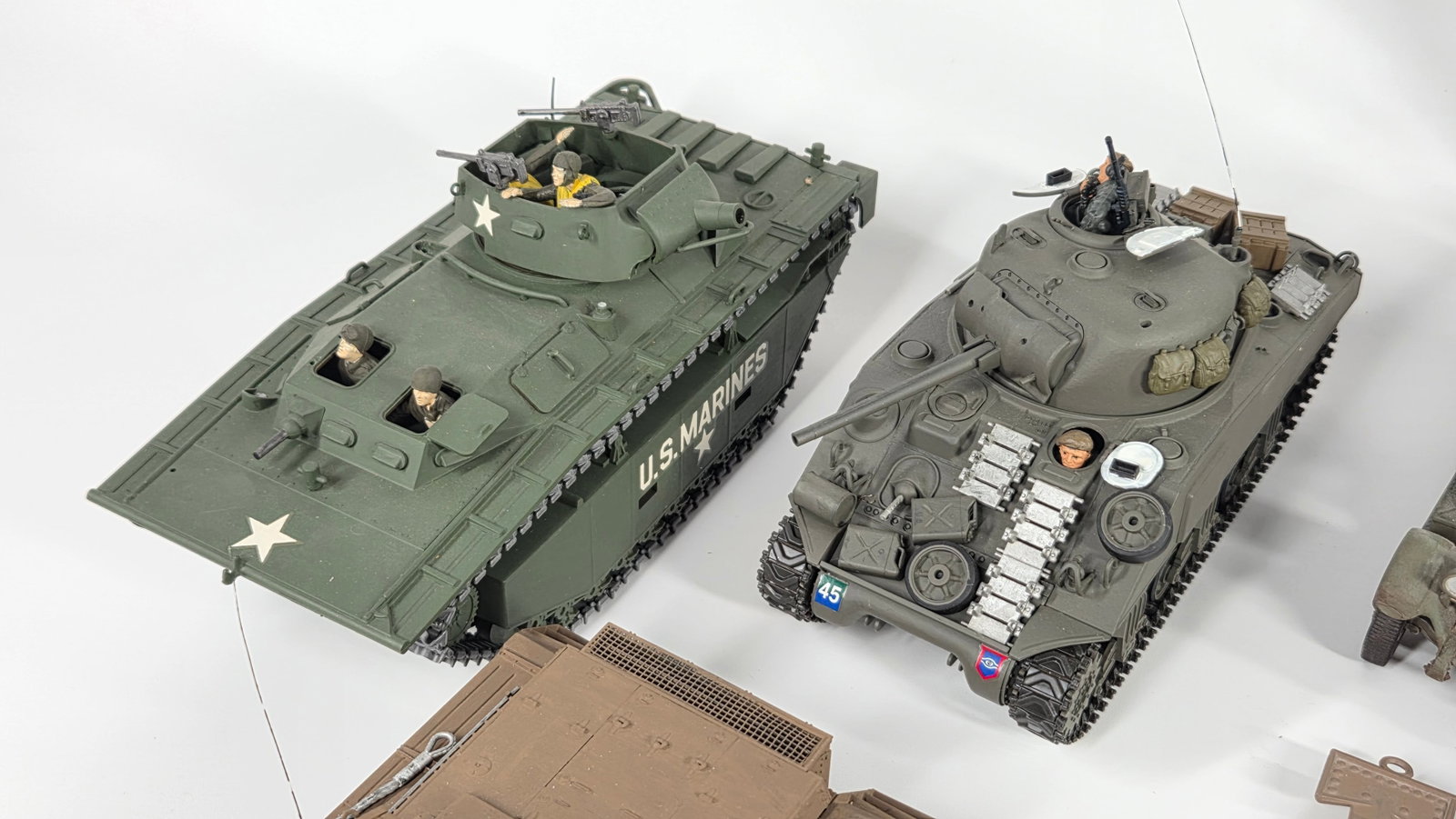 VARIOUS BUILT MILITARY MODEL KITS - 3
