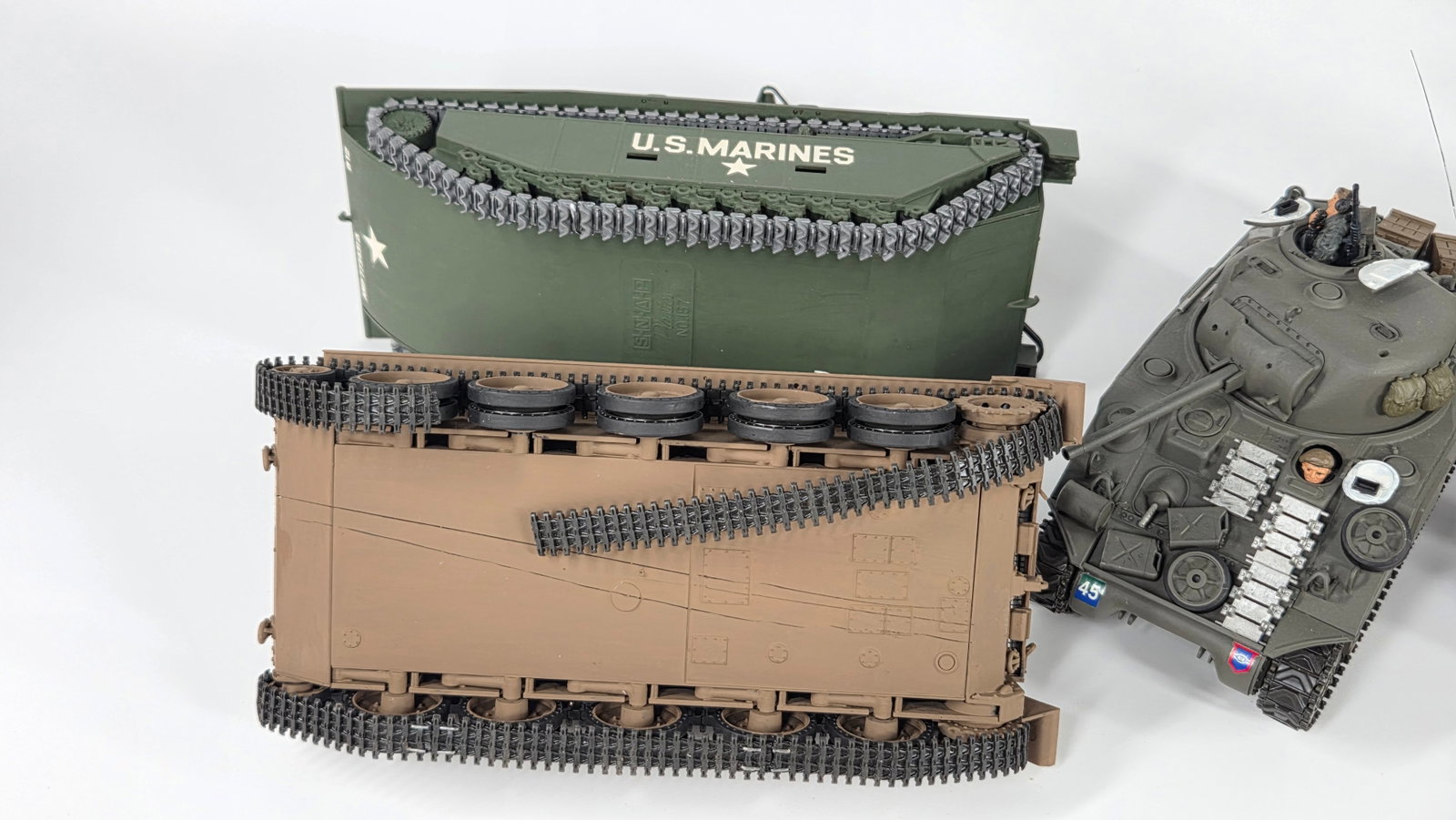 VARIOUS BUILT MILITARY MODEL KITS - 6