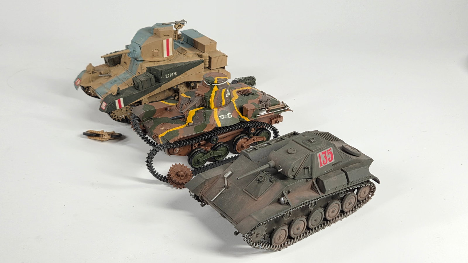 VARIOUS BUILT MILITARY MODEL KITS - 3