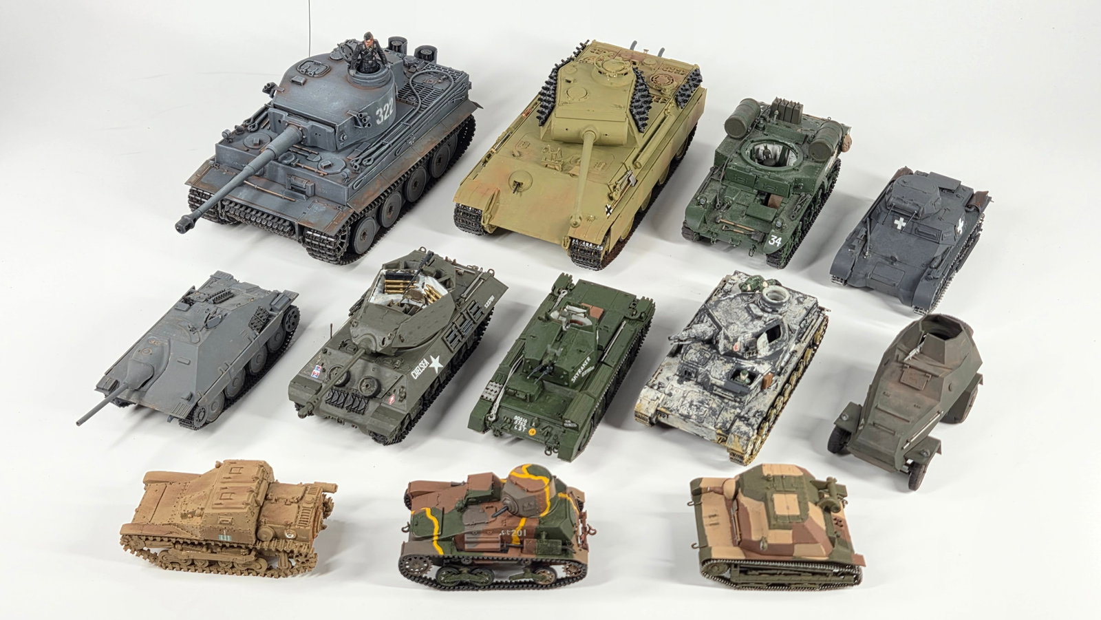 VARIOUS BUILT MILITARY MODEL KITS (1 of 4)