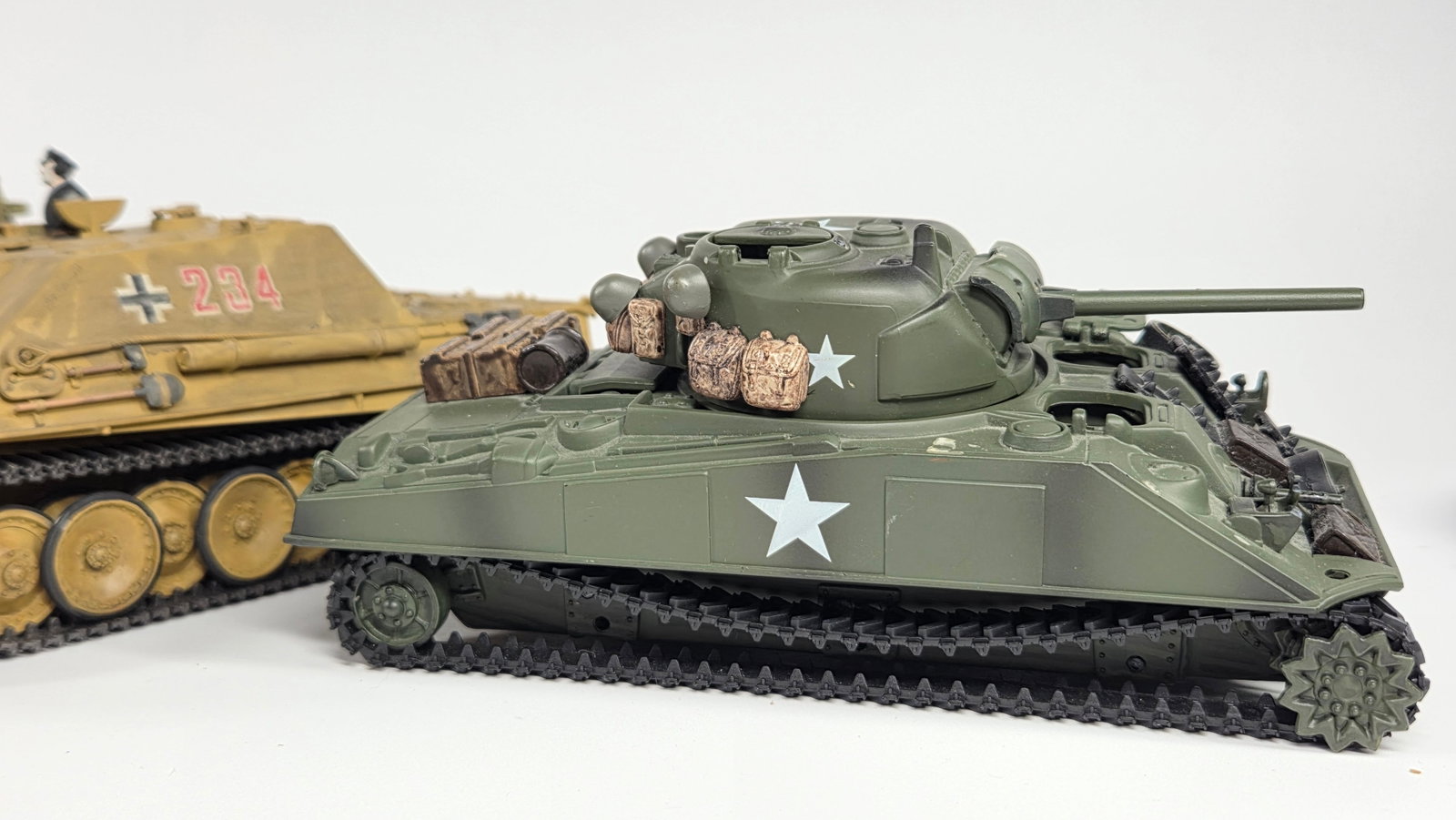 VARIOUS BUILT MILITARY MODEL KITS - 3