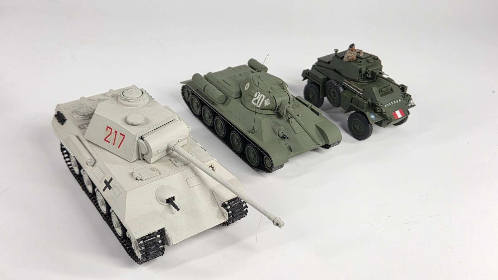 VARIOUS BUILT MILITARY MODEL KITS - 5