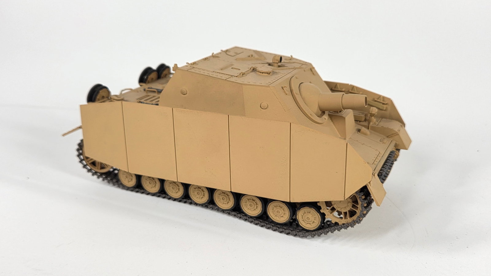 VARIOUS BUILT MILITARY MODEL KITS - 7