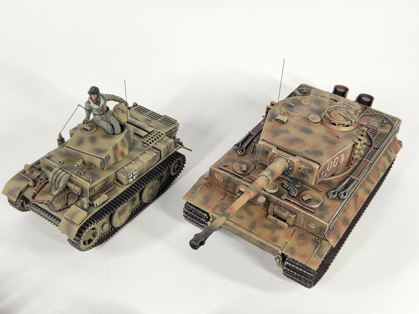 VARIOUS BUILT MILITARY MODEL KITS - 2