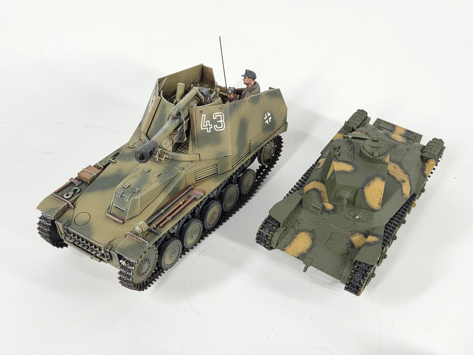 VARIOUS BUILT MILITARY MODEL KITS - 3
