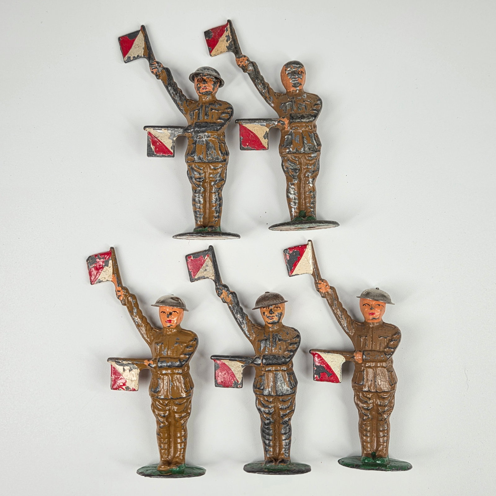 5) BARCLAY MANOIL LEAD SOLDIERS SIGNAL: ALL REMAIN IN FAIR TO GOOD CONDITION, SHOWING SOME PAINT WEAR. ONE MISSING METAL HELMET.