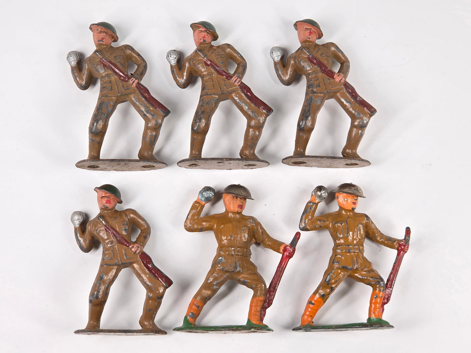 VARIOUS BARCLAY MANOIL LEAD SOLDIERS: ALL REMAIN IN FAIR TO GOOD CONDITION, SHOWING SOME TYPICAL PAINT WEAR.