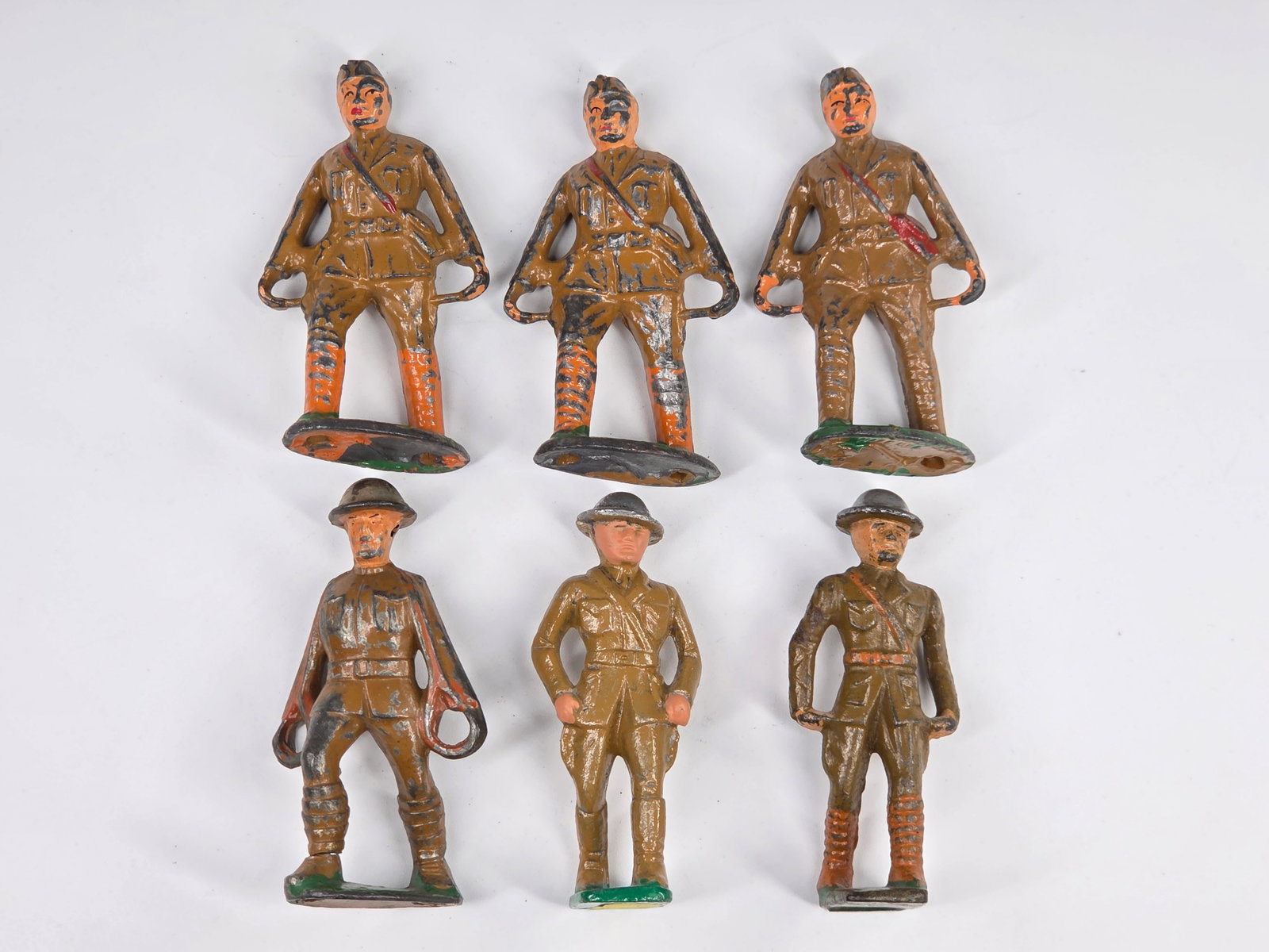 VARIOUS BARCLAY MANOIL LEAD SOLDIERS: ALL REMAIN IN FAIR TO GOOD CONDITION, SHOWING SOME TYPICAL PAINT WEAR.