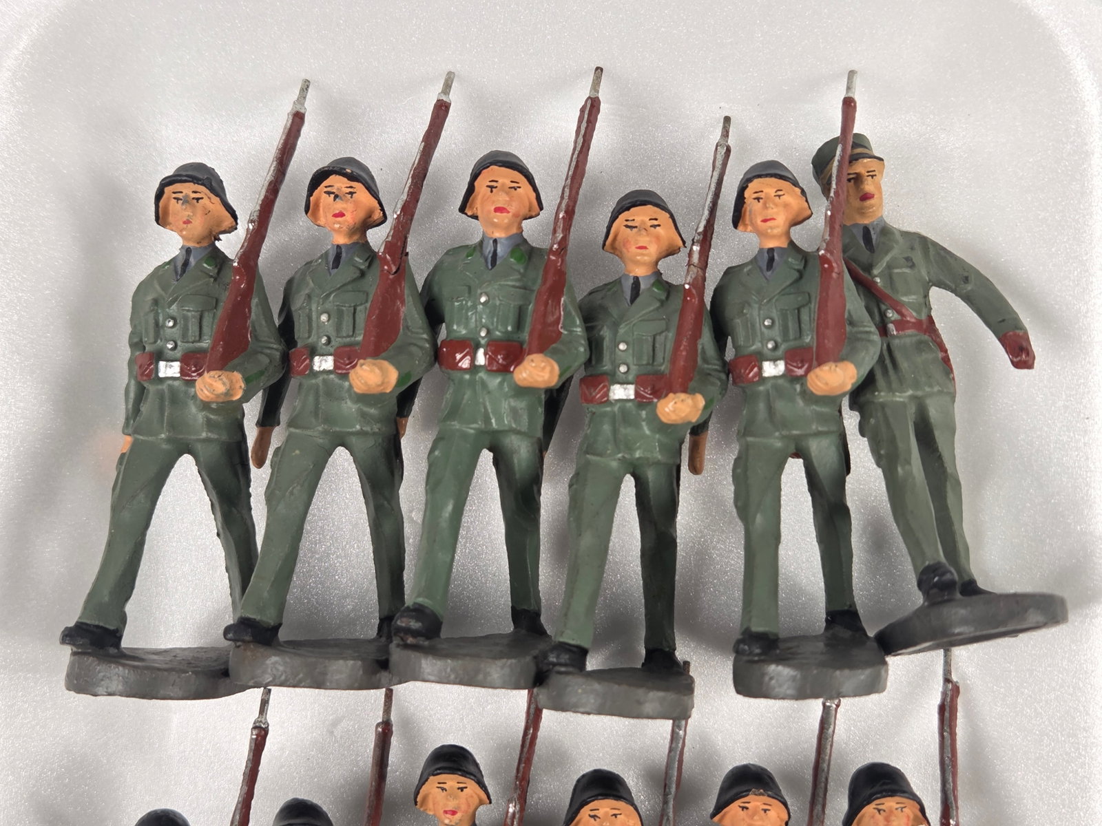 VARIOUS ELASTOLIN COMPOSITION GERMAN SOLDIERS - 2