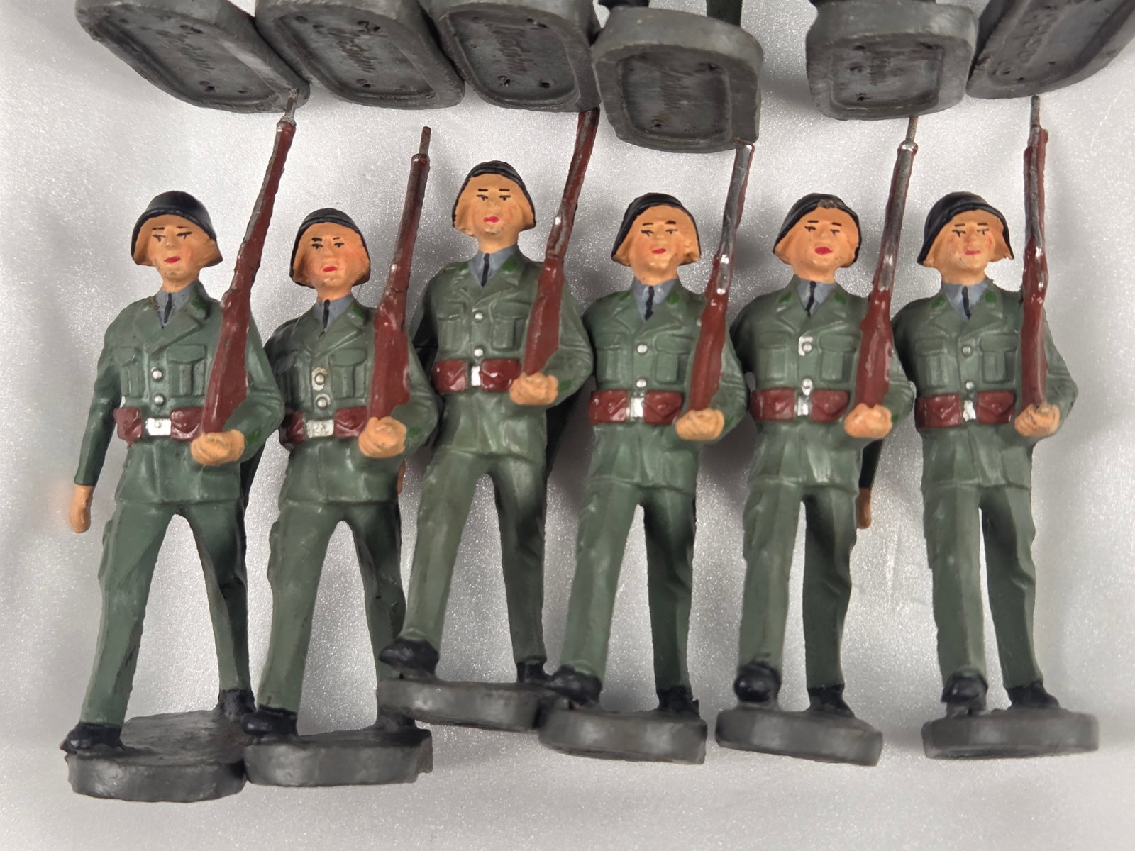 VARIOUS ELASTOLIN COMPOSITION GERMAN SOLDIERS - 3
