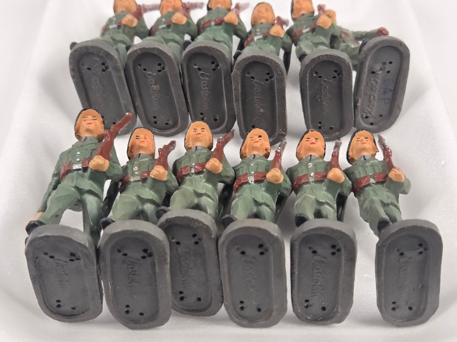 VARIOUS ELASTOLIN COMPOSITION GERMAN SOLDIERS - 4