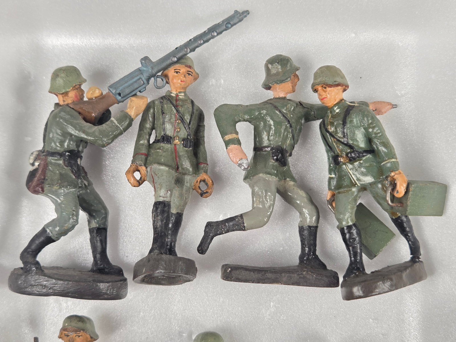 VARIOUS ELASTOLIN COMPOSITION GERMAN SOLDIERS - 2