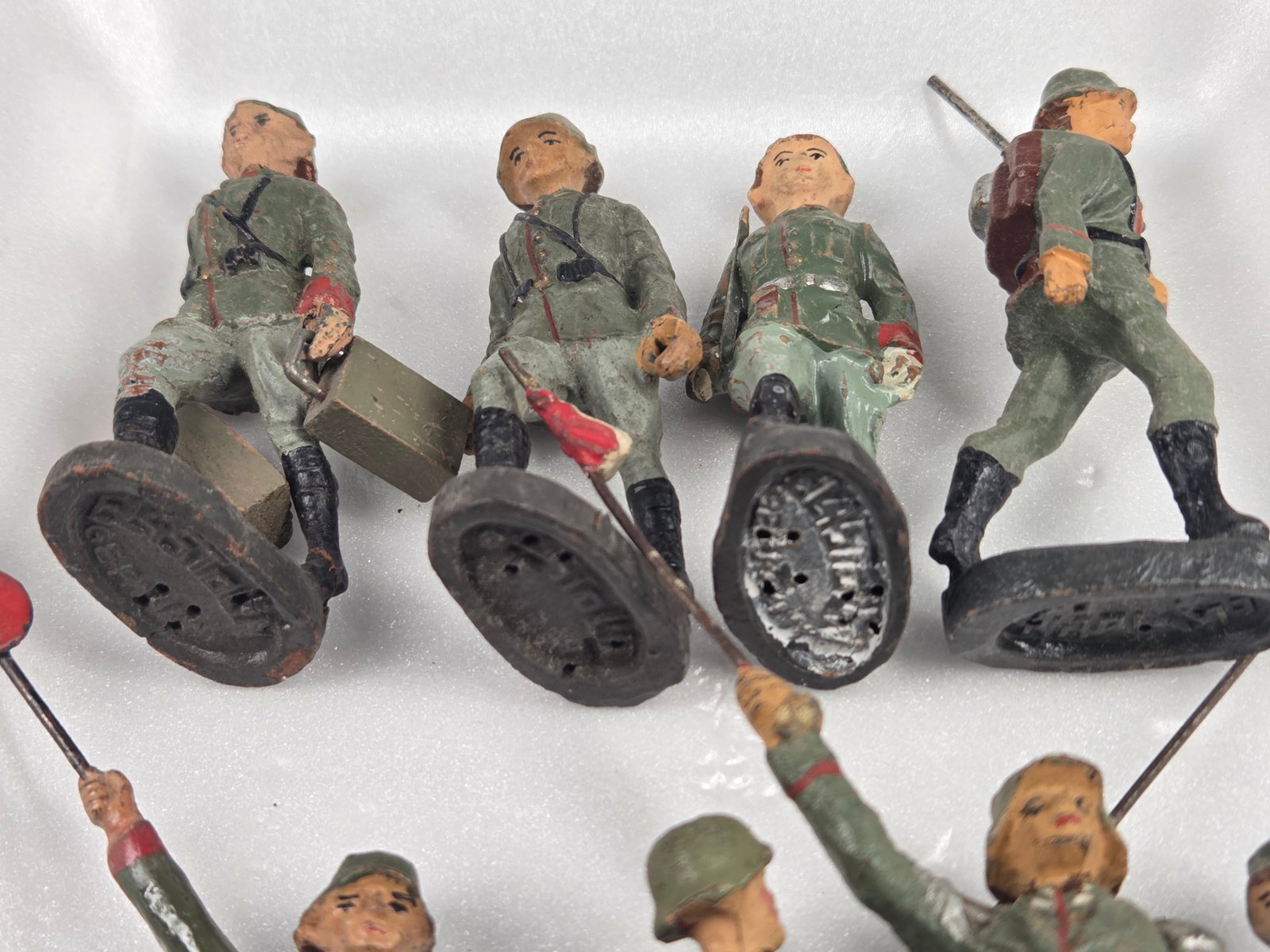VARIOUS ELASTOLIN COMPOSITION GERMAN SOLDIERS - 4