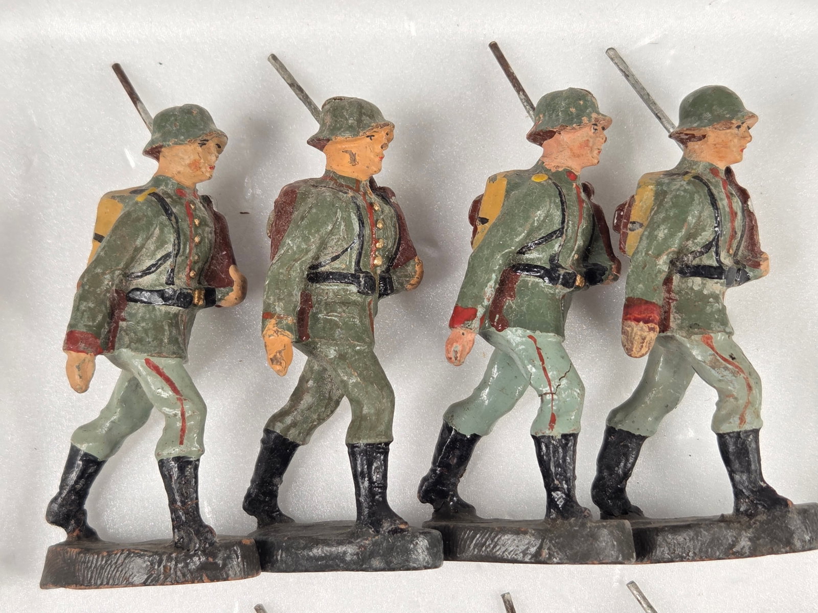 VARIOUS ELASTOLIN COMPOSITION GERMAN SOLDIERS - 2