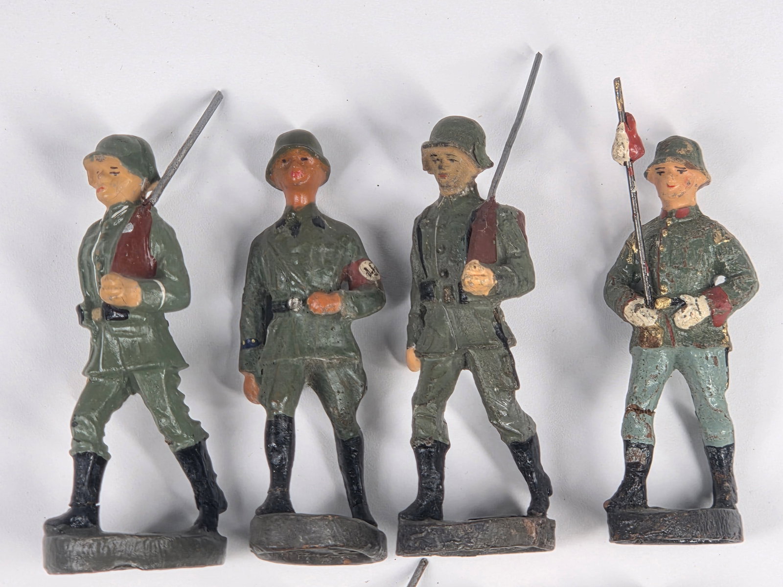 VARIOUS ELASTOLIN COMPOSITION GERMAN SOLDIERS - 2
