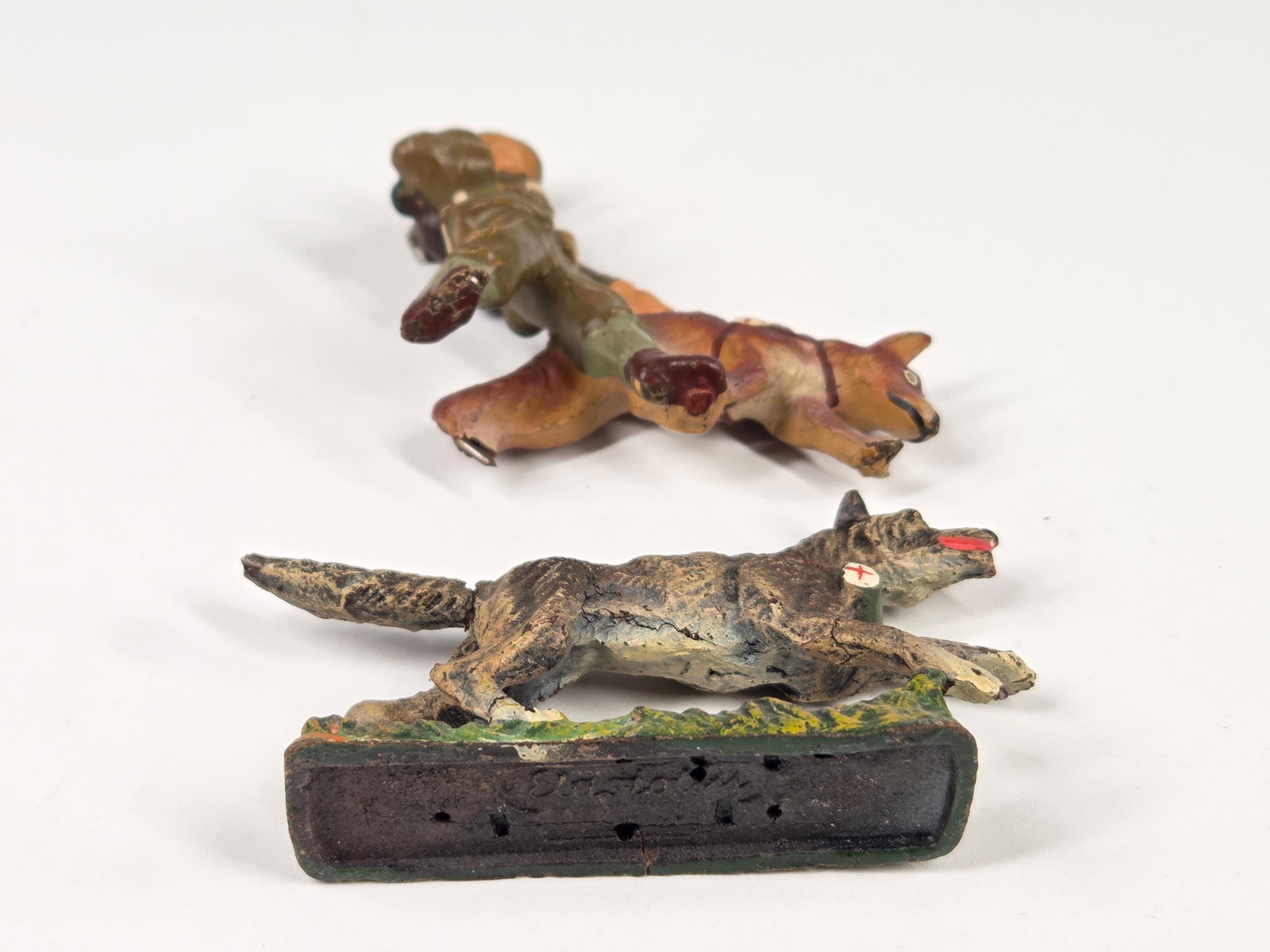 GERMAN ELASTOLIN SOLDIER W/ DOGS - 9