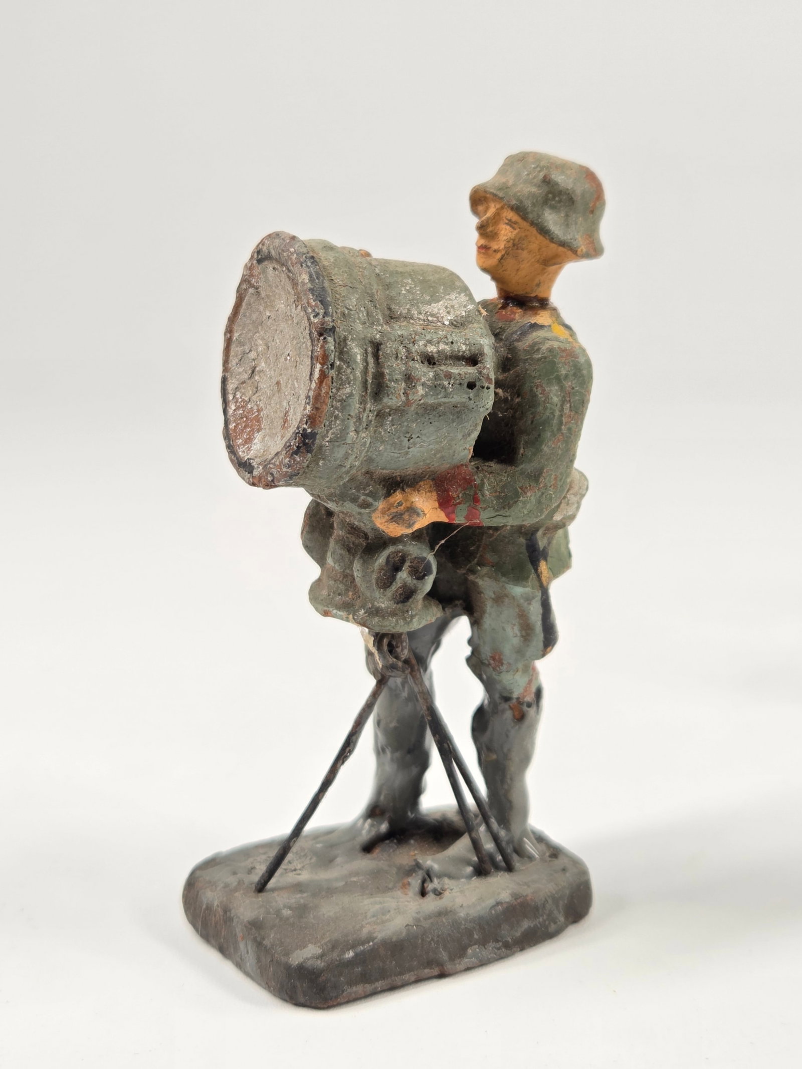 4) COMPOSITION HAND PAINTED SOLDIERS - 2