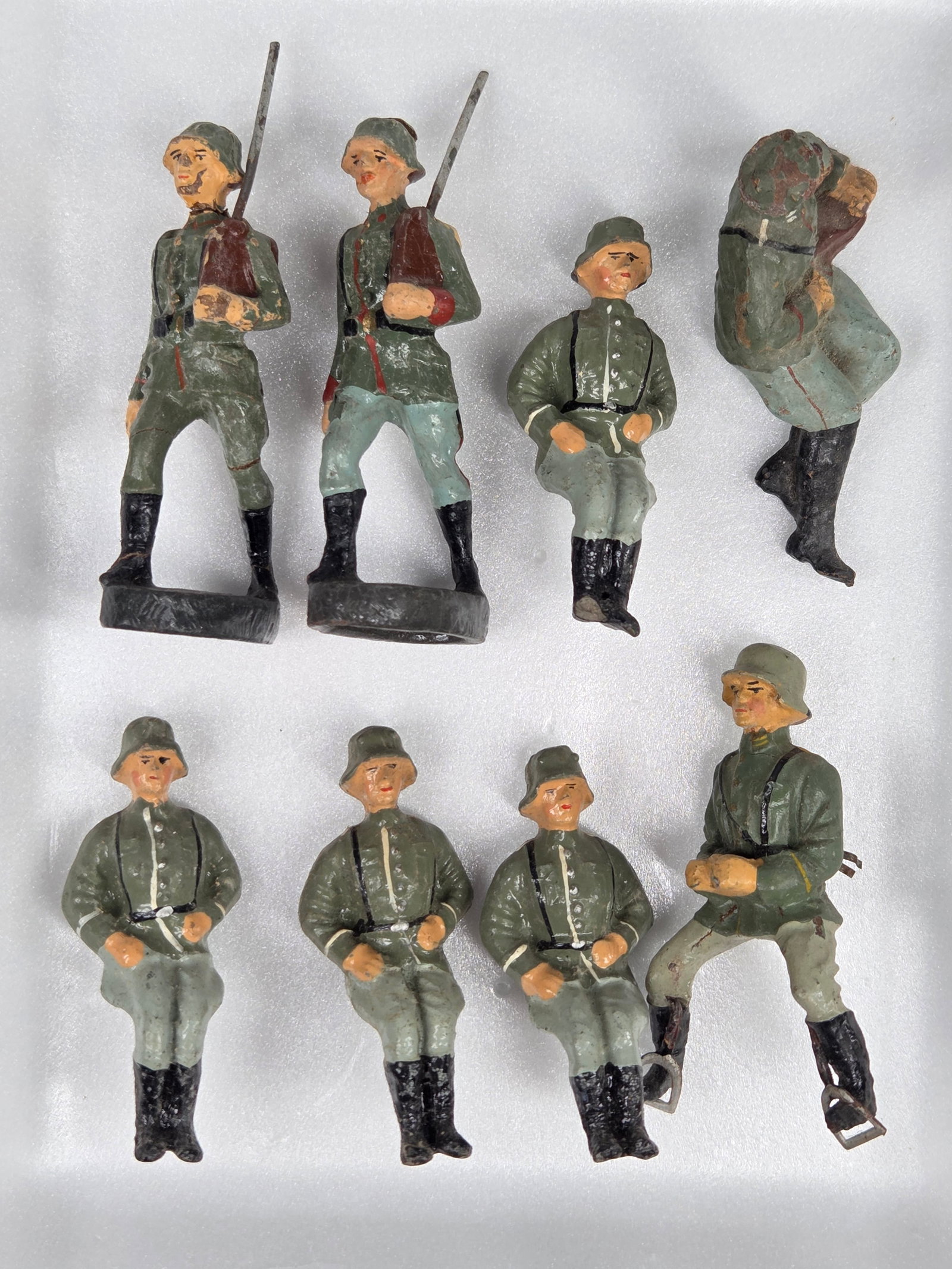 VARIOUS GERMAN ELASTOLIN COMPOSITION SOLDIERS (1 of 5)