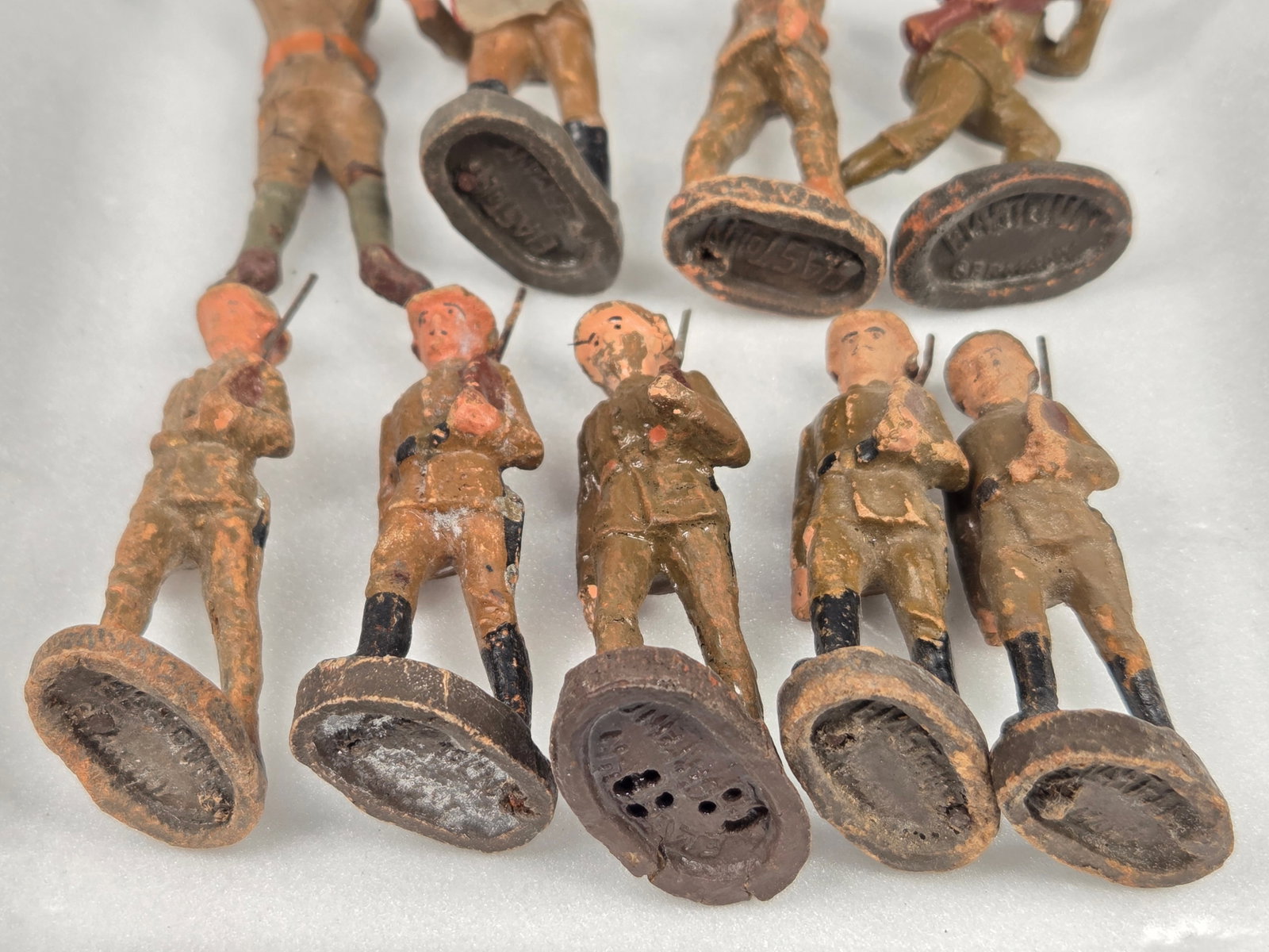 VARIOUS GERMAN ELASTOLIN COMPOSITION SOLDIERS - 4