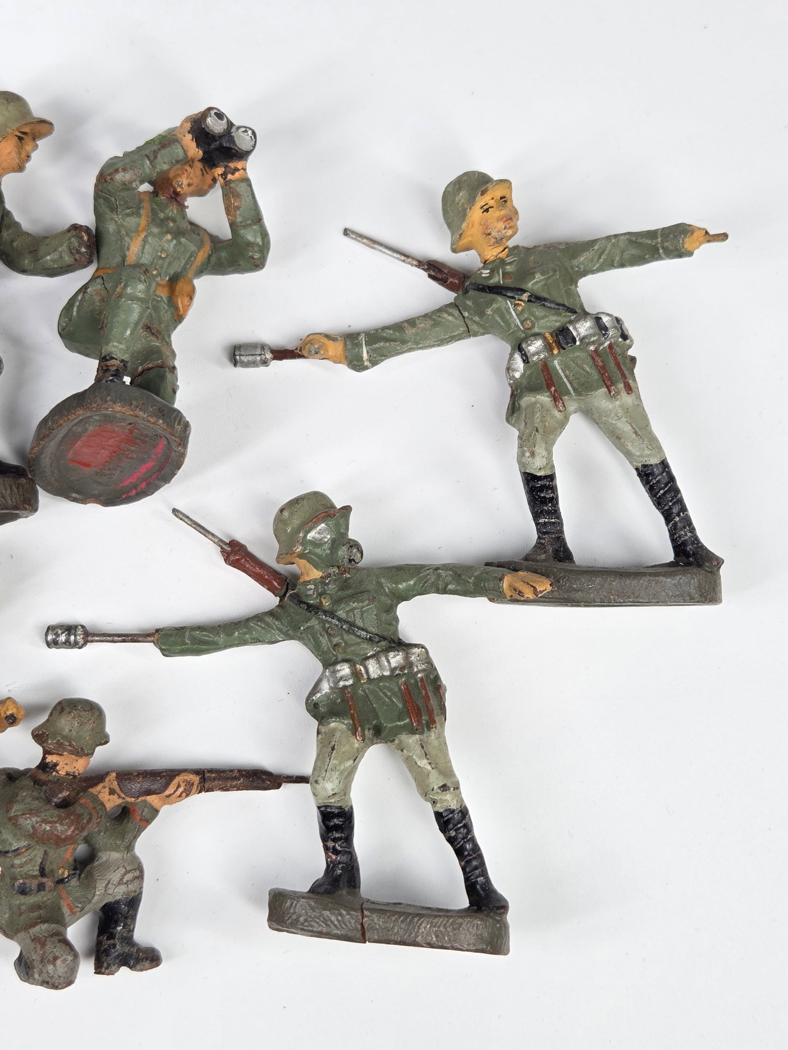 VARIOUS GERMAN ELASTOLIN COMPOSITION SOLDIERS - 3