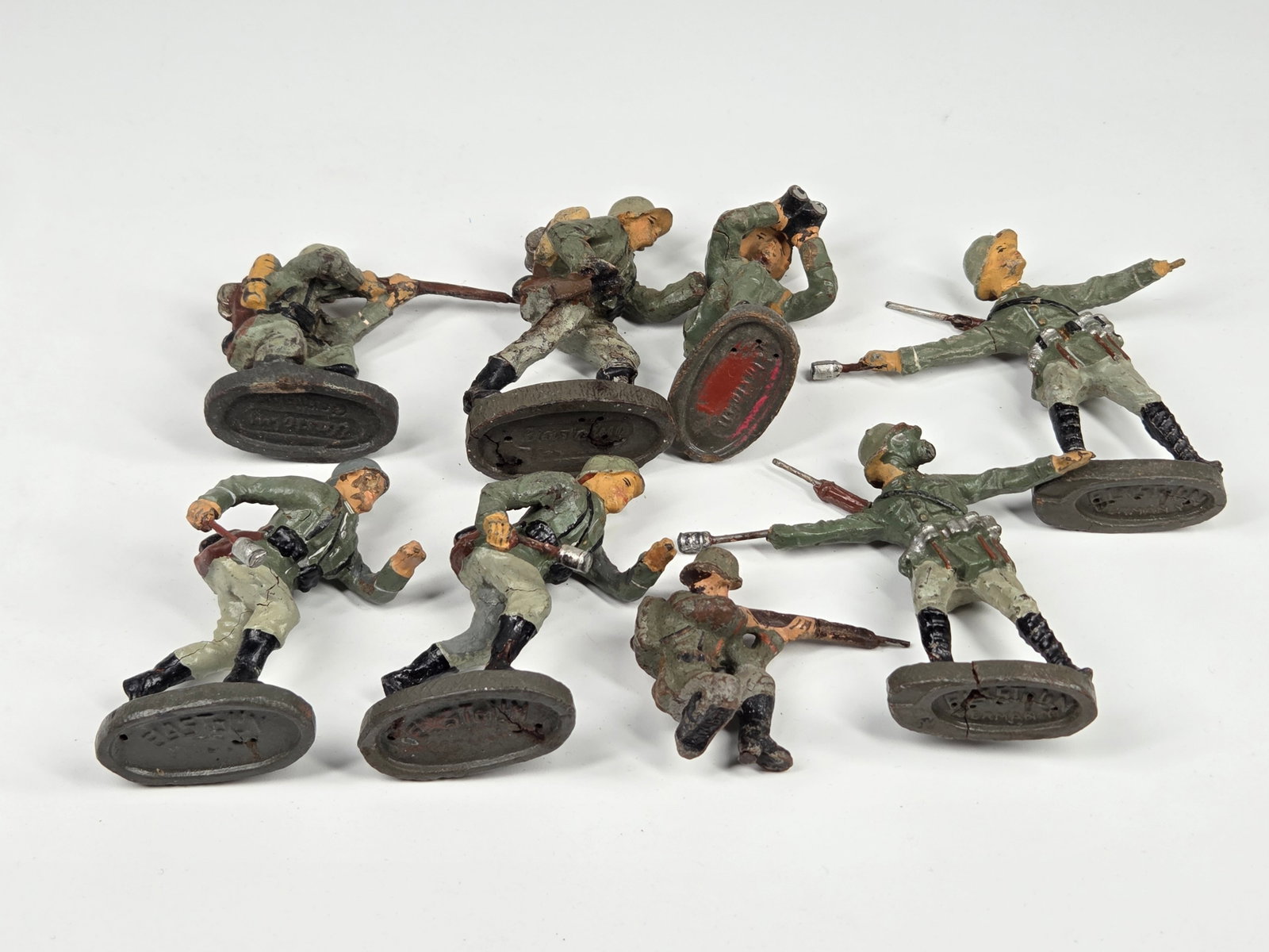 VARIOUS GERMAN ELASTOLIN COMPOSITION SOLDIERS - 4