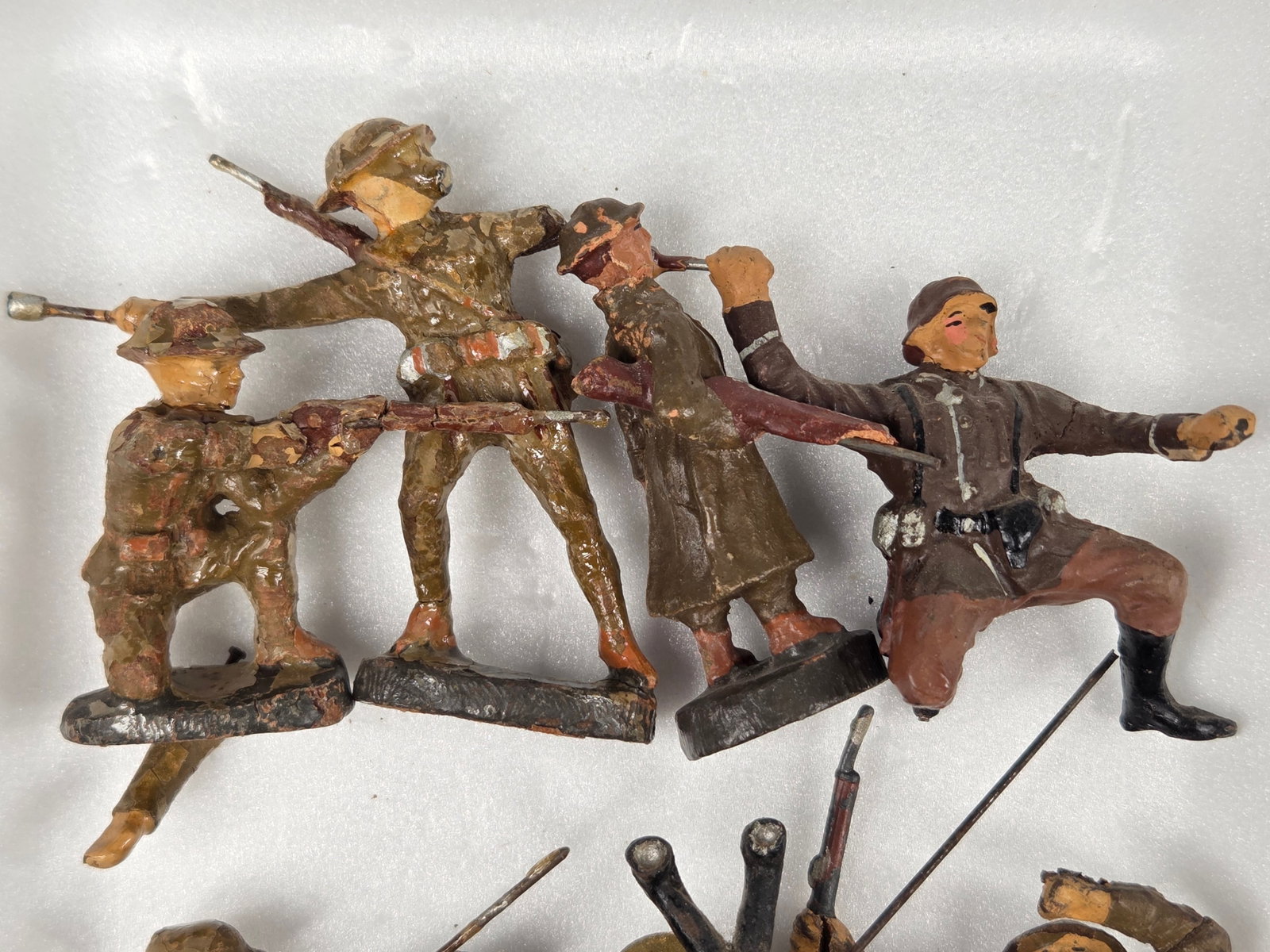 VARIOUS GERMAN ELASTOLIN COMPOSITION SOLDIERS - 2