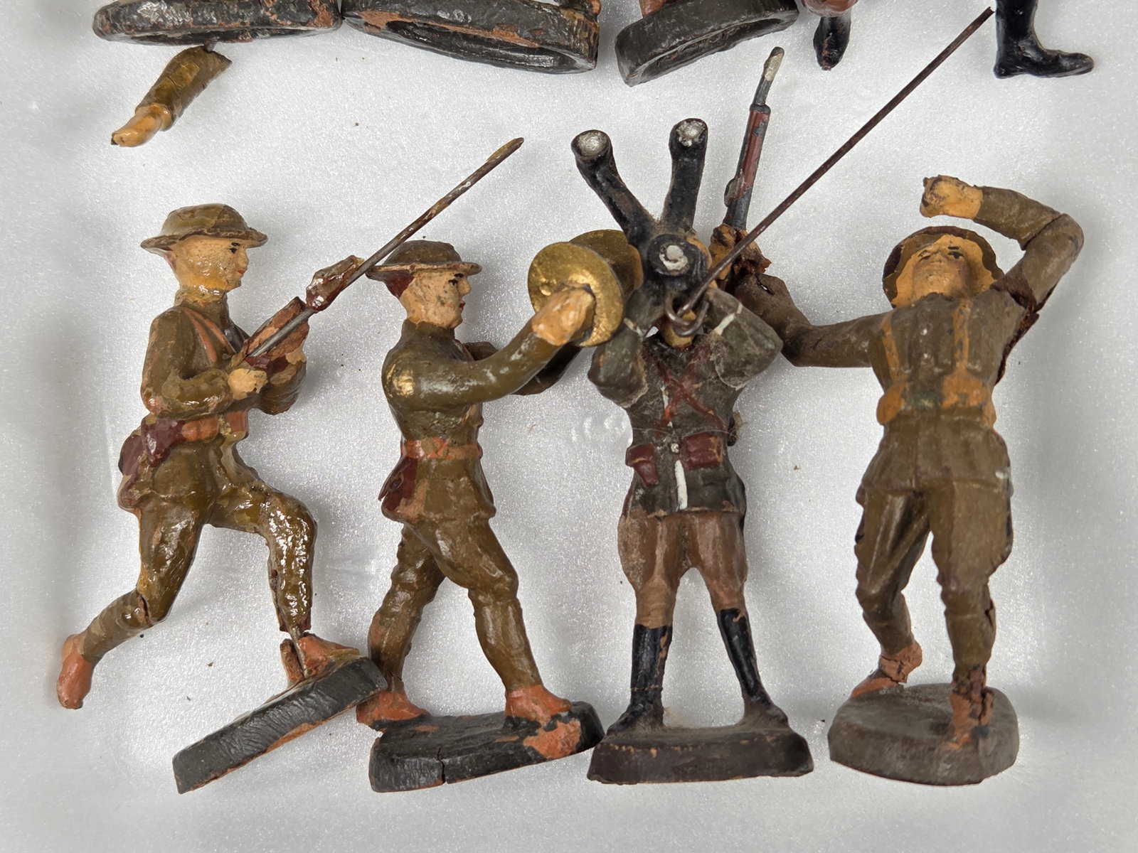 VARIOUS GERMAN ELASTOLIN COMPOSITION SOLDIERS - 3
