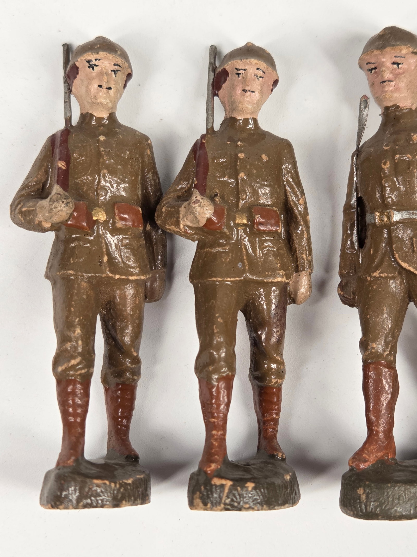 VARIOUS GERMAN ELASTOLIN COMPOSITION SOLDIERS - 2