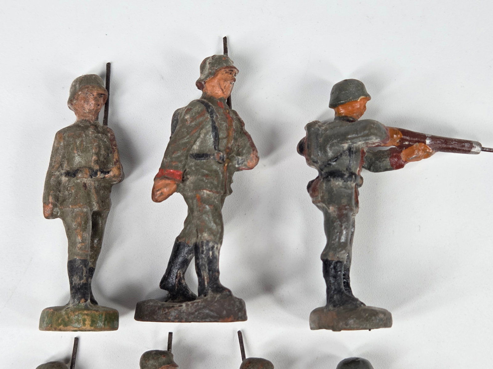 VARIOUS GERMAN ELASTOLIN COMPOSITION SOLDIERS - 2