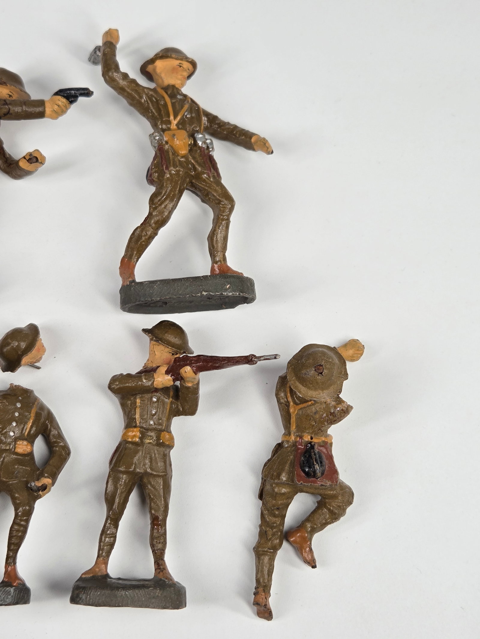 VARIOUS GERMAN ELASTOLIN COMPOSITION SOLDIERS - 4