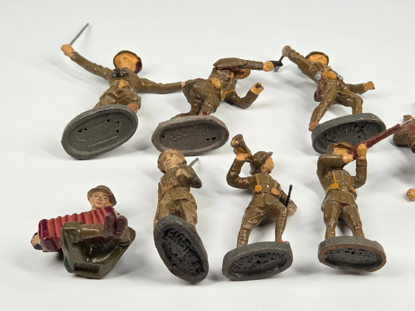 VARIOUS GERMAN ELASTOLIN COMPOSITION SOLDIERS - 6
