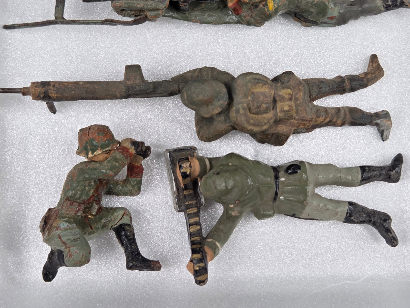 VARIOUS GERMAN ELASTOLIN COMPOSITION SOLDIERS - 2