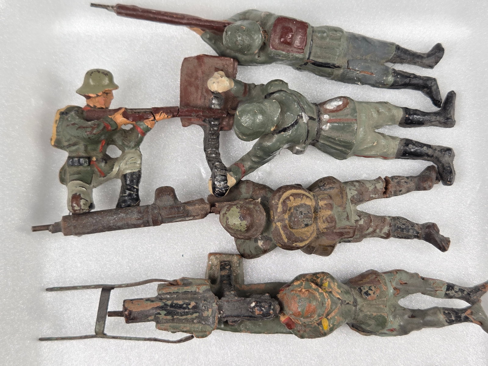 VARIOUS GERMAN ELASTOLIN COMPOSITION SOLDIERS - 3