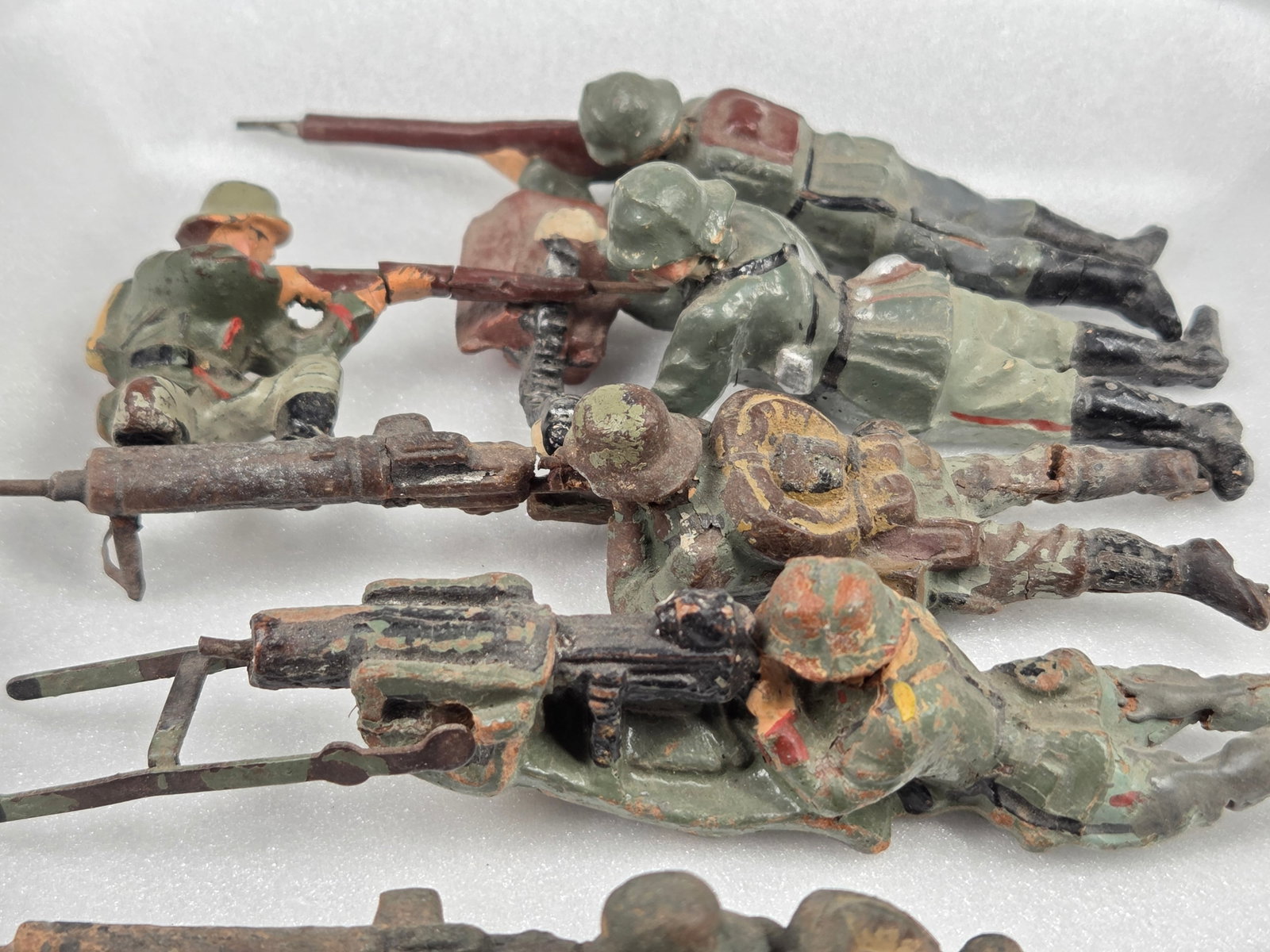 VARIOUS GERMAN ELASTOLIN COMPOSITION SOLDIERS - 4