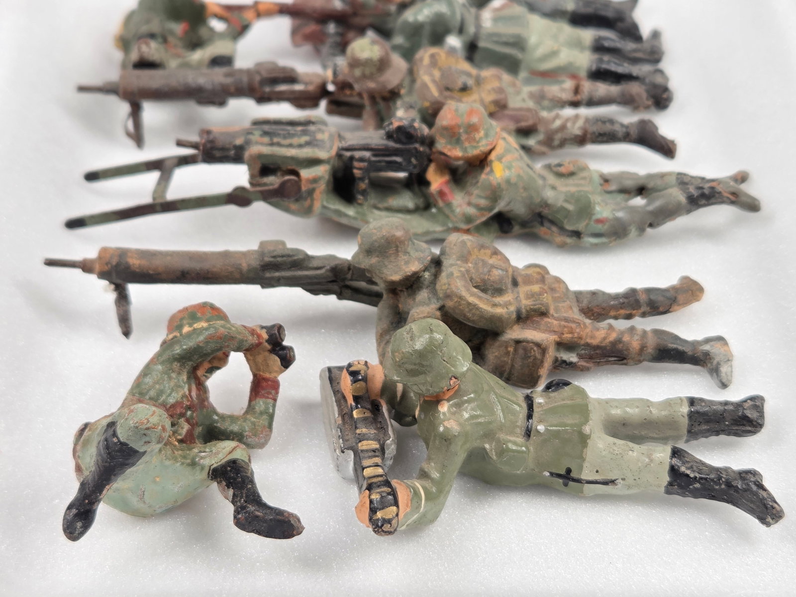 VARIOUS GERMAN ELASTOLIN COMPOSITION SOLDIERS - 5