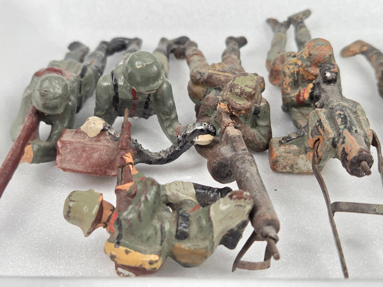 VARIOUS GERMAN ELASTOLIN COMPOSITION SOLDIERS - 6