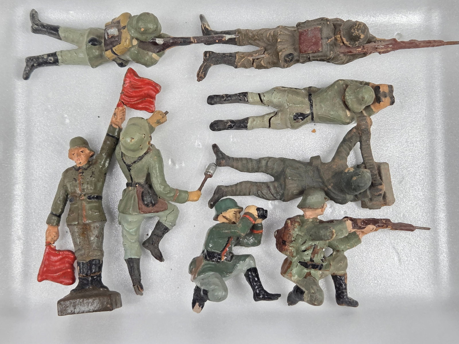 VARIOUS GERMAN ELASTOLIN COMPOSITION SOLDIERS (1 of 6)