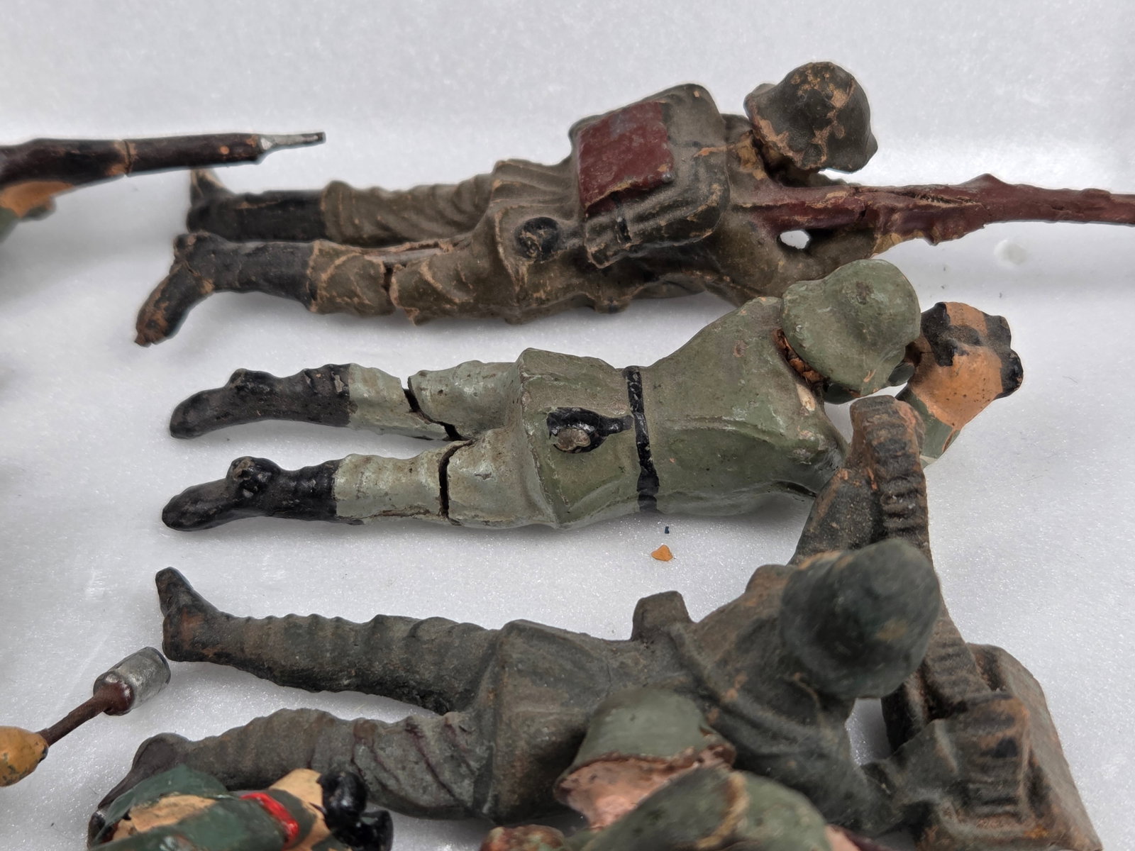 VARIOUS GERMAN ELASTOLIN COMPOSITION SOLDIERS - 3