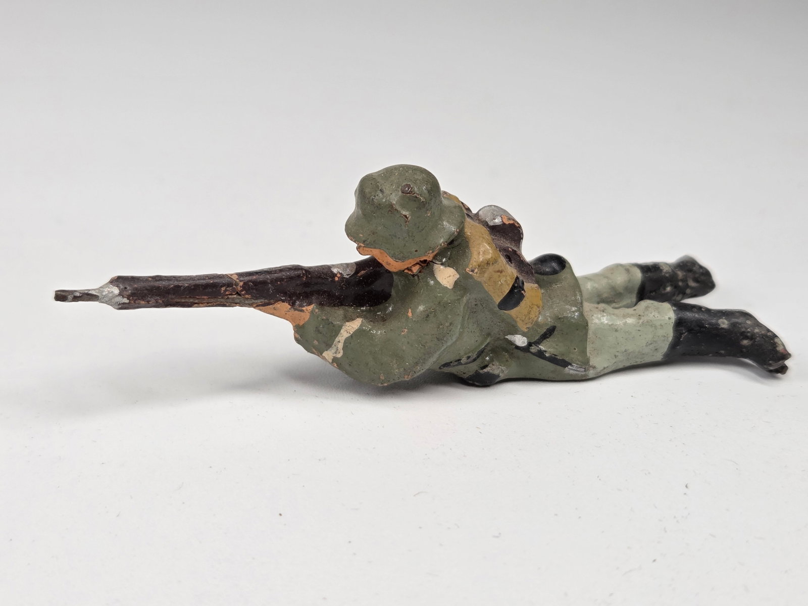 VARIOUS GERMAN ELASTOLIN COMPOSITION SOLDIERS - 5