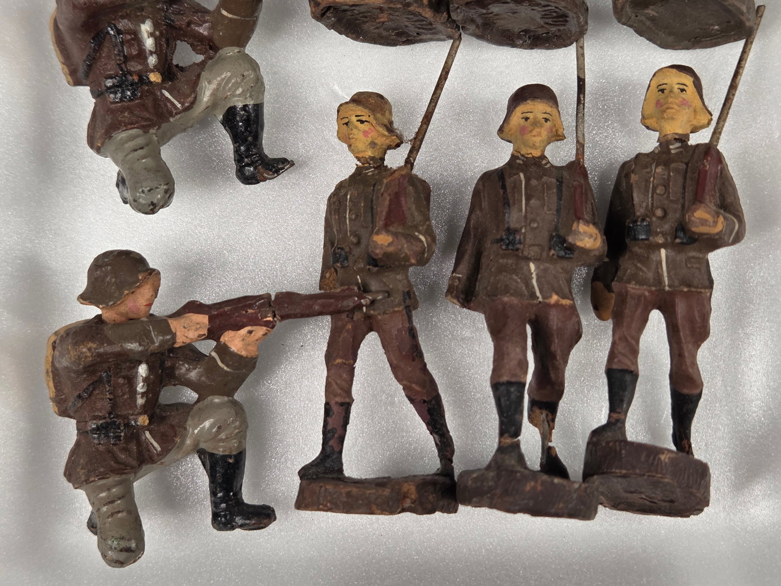 VARIOUS GERMAN ELASTOLIN COMPOSITION SOLDIERS - 3