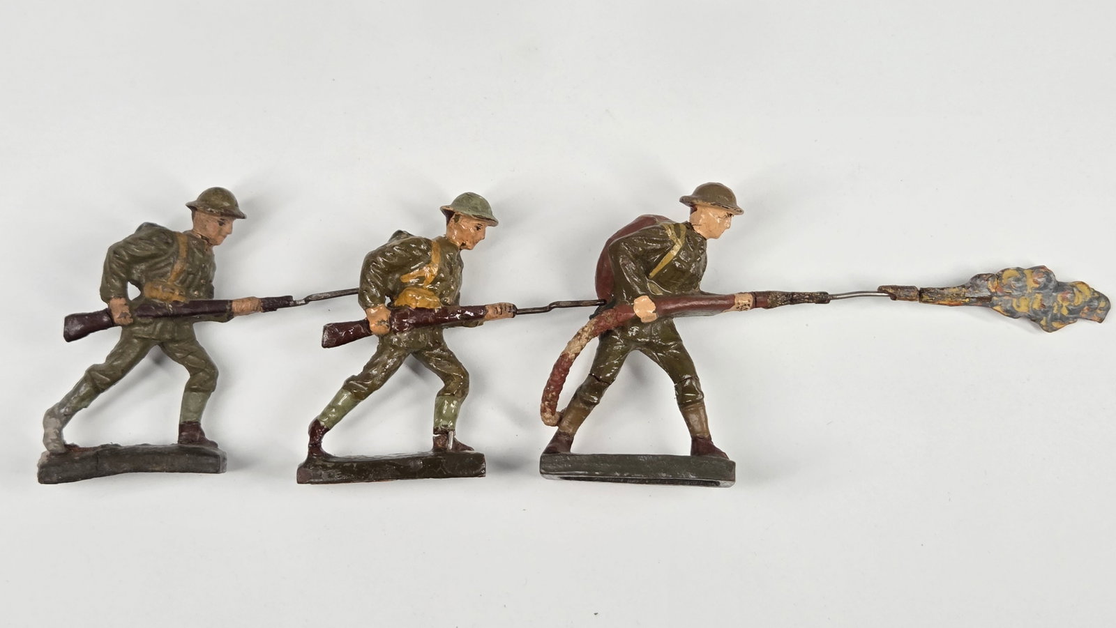 VARIOUS GERMAN ELASTOLIN COMPOSITION SOLDIERS - 2