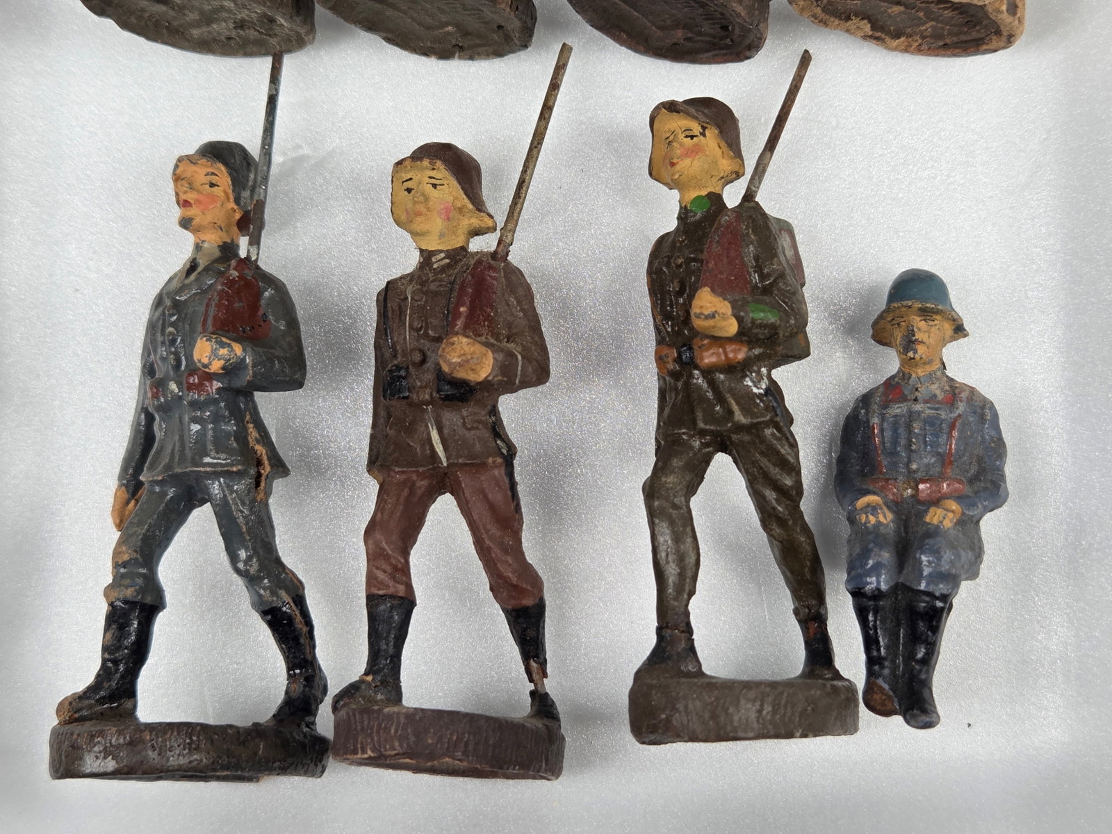 VARIOUS GERMAN ELASTOLIN COMPOSITION SOLDIERS - 3