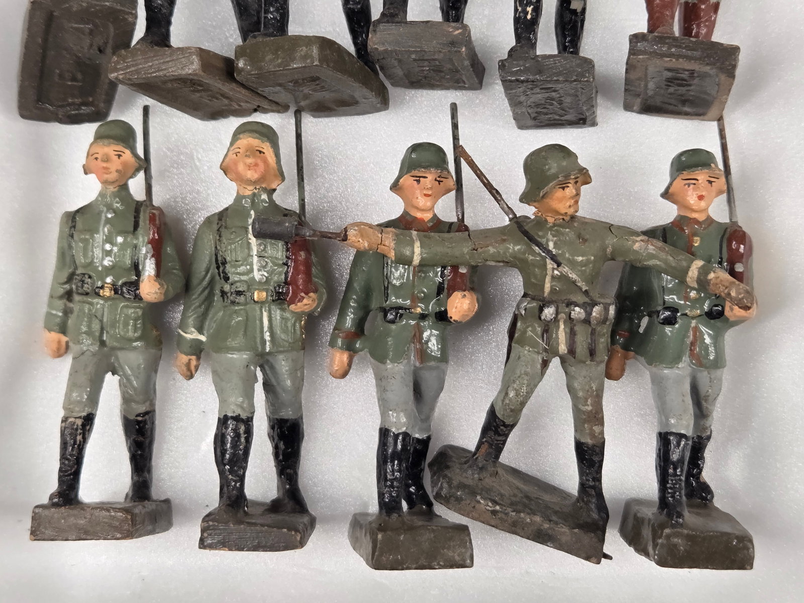 VARIOUS BRAND GERMAN COMPOSITION SOLDIERS - 3