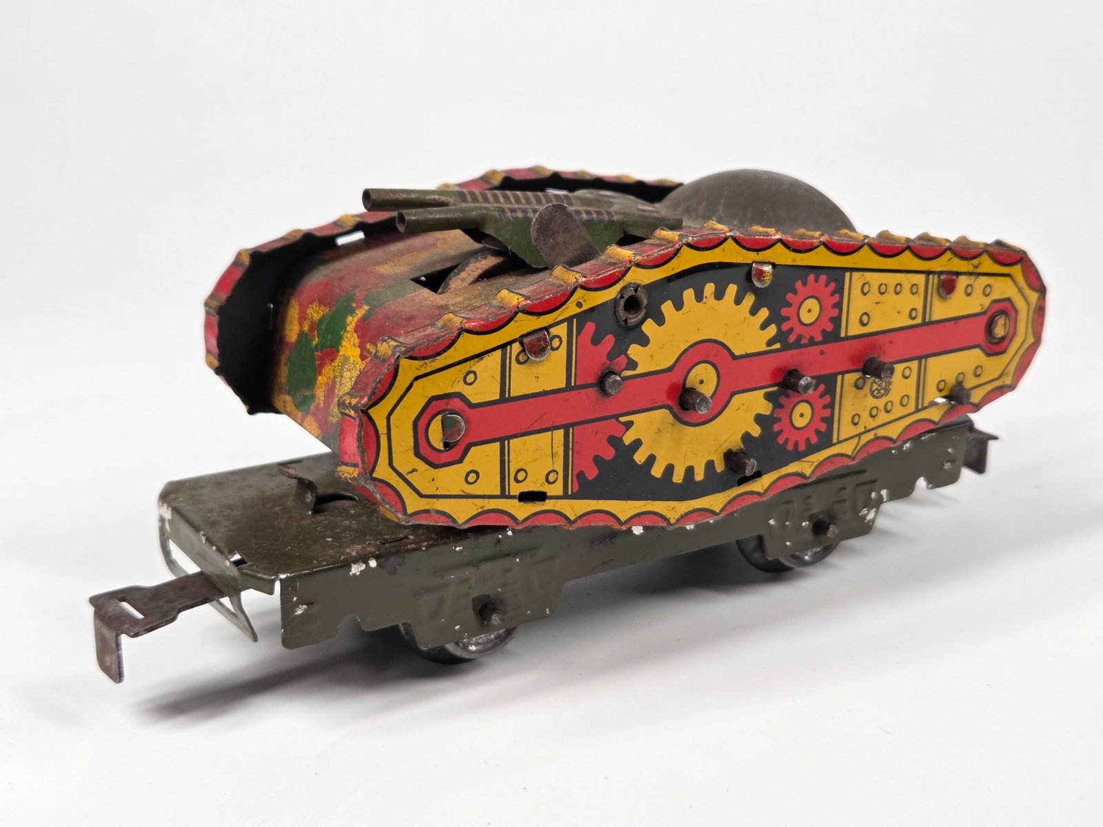 MARX O GAUGE FLAT CAR W/ WIND UP TANK (1 of 5)