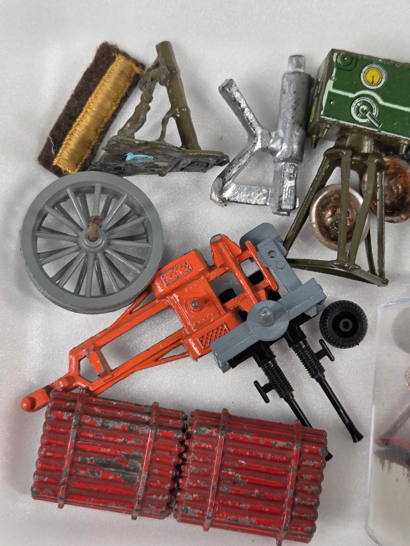 VARIOUS TOY SOLDIER ACCESSORIES + - 2
